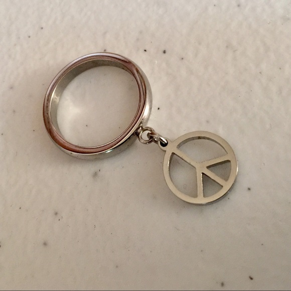 ☮️ Peace Sign Charm Ring | Stainless Steel - Picture 5 of 7